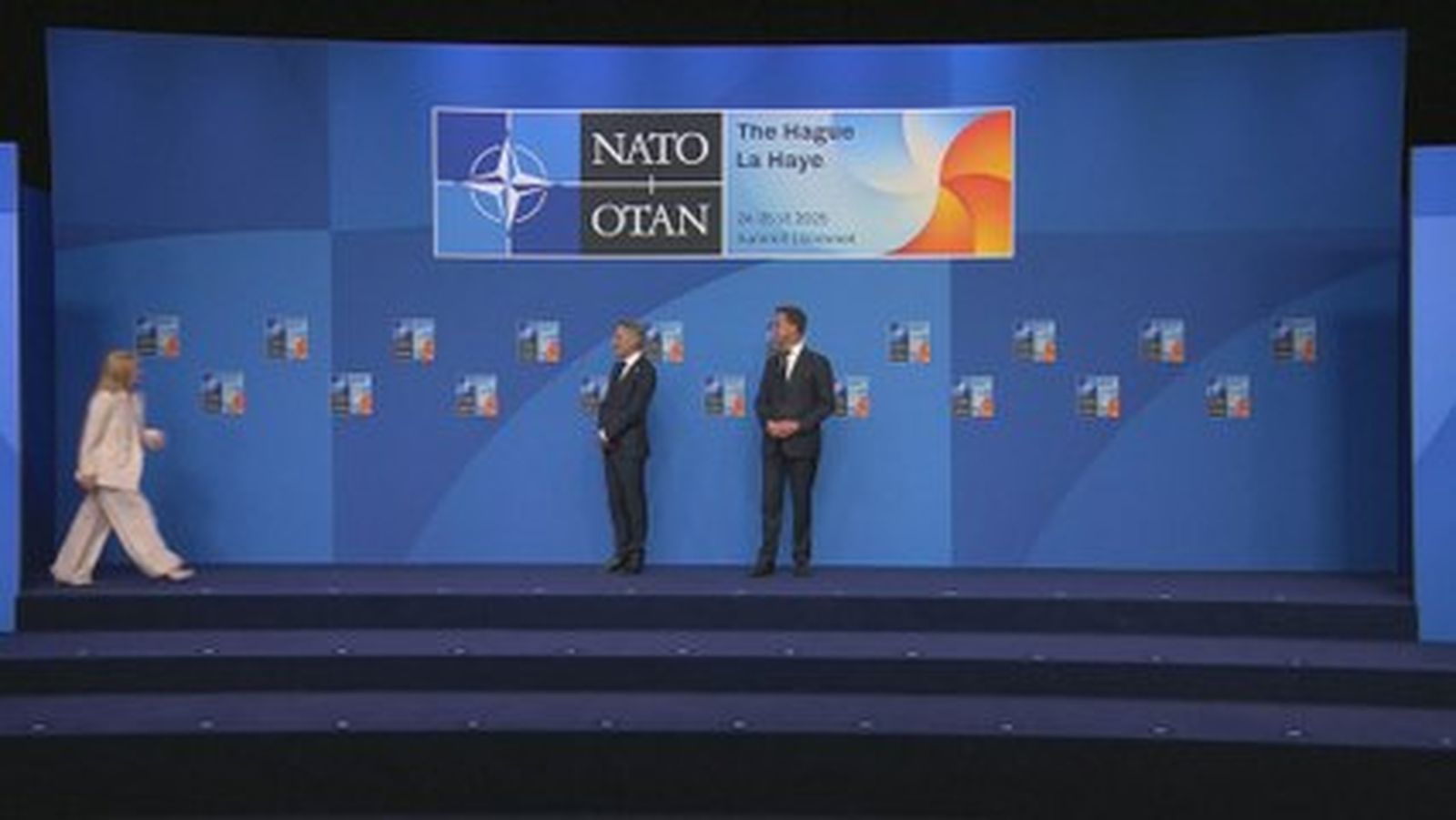 L’ingresso sicuro di Meloni al summit NATO — Il suo gesto finale è impagabile