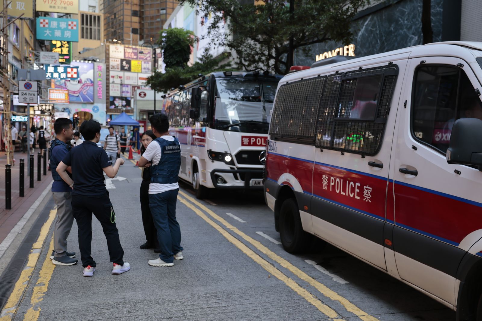 La policía de Hong Kong retiene a siete personas en el 37.º aniversario de Tiananmen