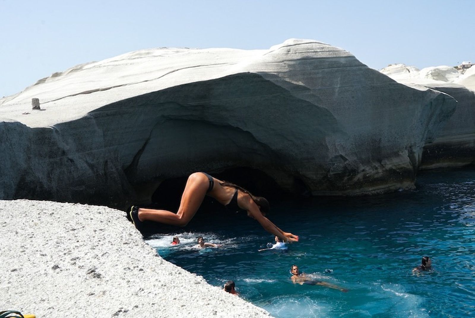 grecia milos sarakiniko playa salto